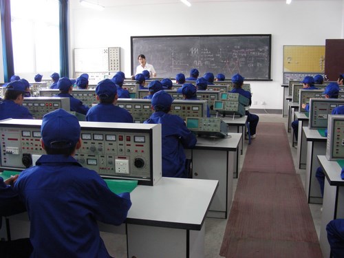 中國洛陽一拖技師學院有哪些優勢？